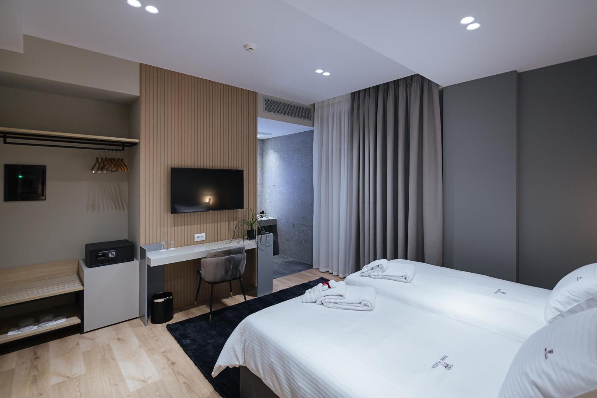 ホテル Park Plazza コルチャ 部屋 写真
